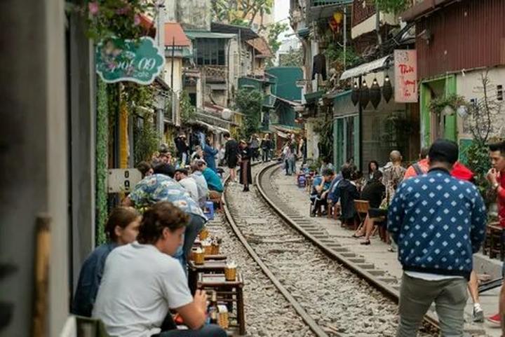 Hotspot Matrix: Biến 4 kiểu áo sơ mi dìm dáng, xỉn thành cơ hội marketing đột phá